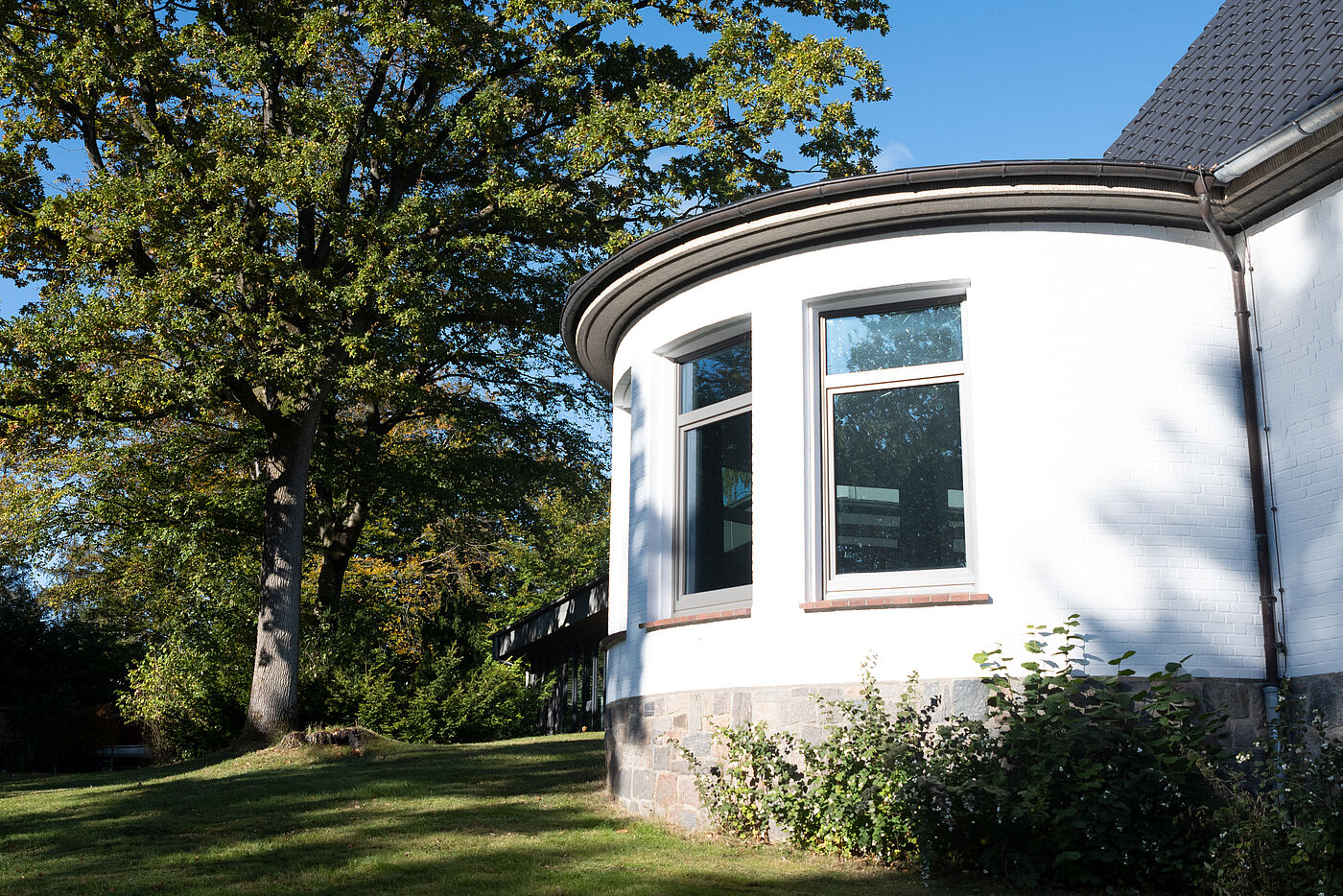 Rotunde von außen im Sonnenschein.